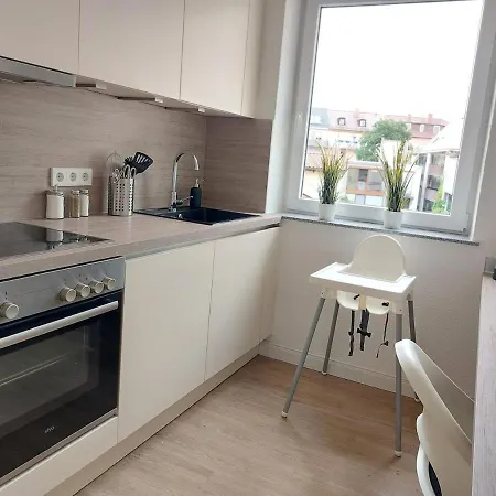 Platz Fuer Gruppen - 4 Schlafzimmer Mit Tv, Kueche, Bad *